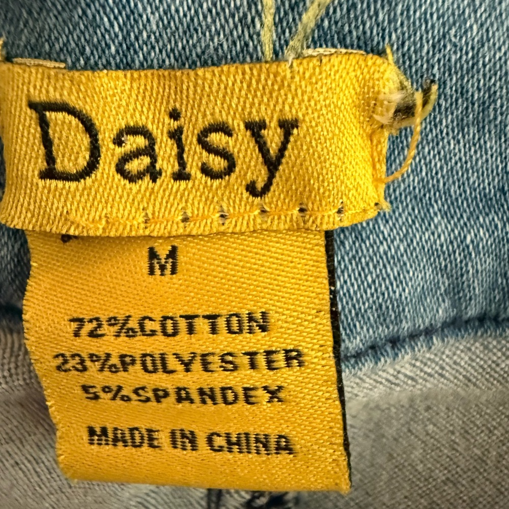 Daisy Shorts Size M Zip Fly Raw 3in Fringed Hem Denim BlueJean Shorts Daisy Duke - Picture 4 of 4